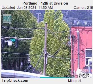 Traffic Cam Portland - 12th at Division